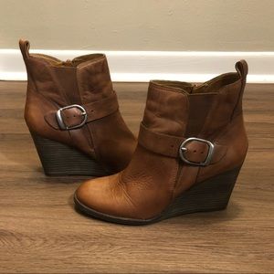 Lucky Brand 🍀 wedge booties EUC